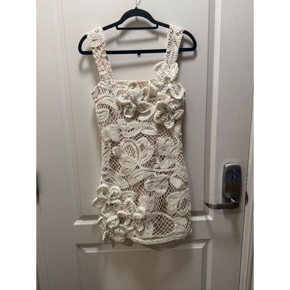 Elliatt Kyra Crochet Mini Dress Bridal Shower Bachelorette Wedding size M NWT - Picture 6 of 8